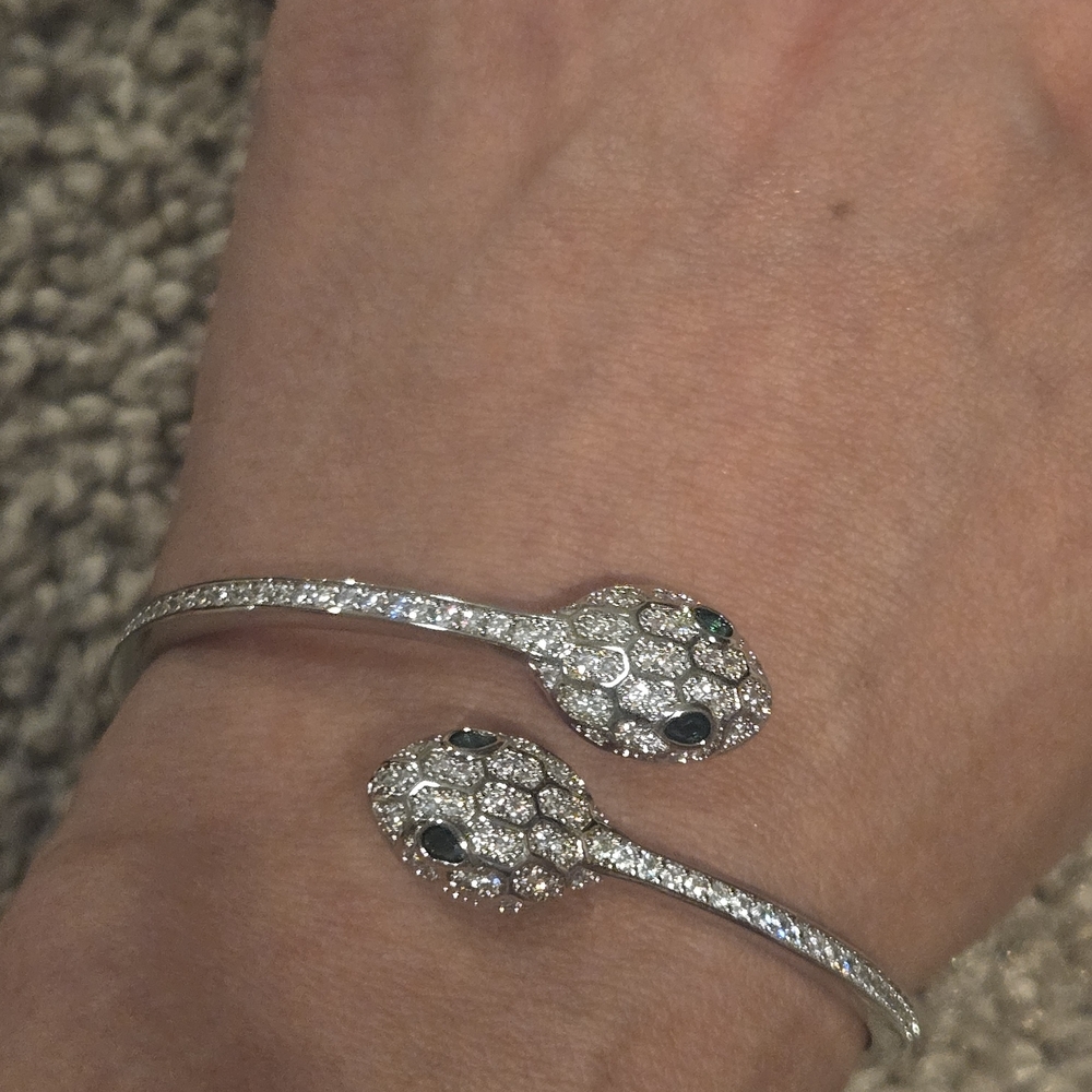 Elegant Silver Snake Bracelet - Picture 5 of 11